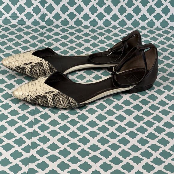 Tory Burch Women’s V-Cut Ankle Strap Pointy Toe Flats Snake Skin Size 8.5 - Picture 3 of 6